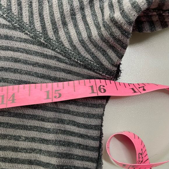 Lululemon Gray Stripe / Gray Knit Reversible Long Sleeve Top Sm - Picture 9 of 9